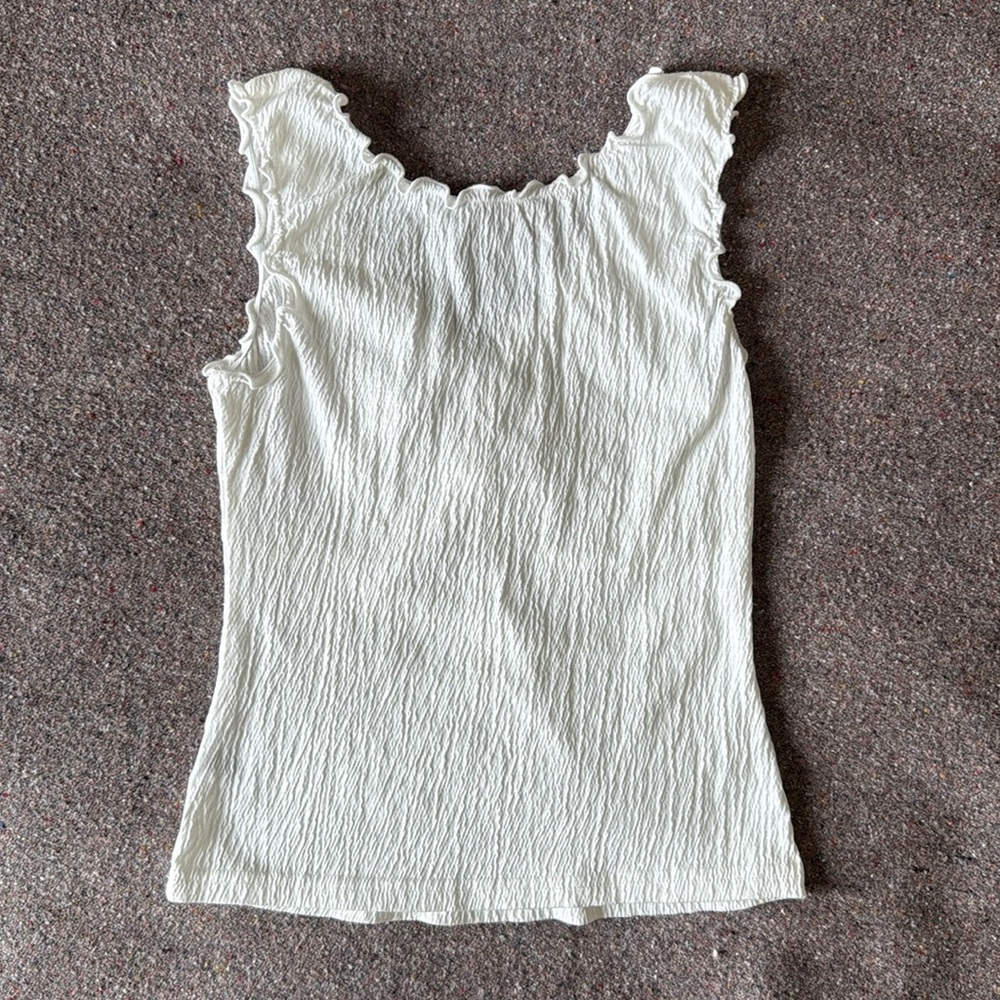 NWT Brandy Melville White Ruffled Smocked Blouse (XS) - Picture 4 of 6